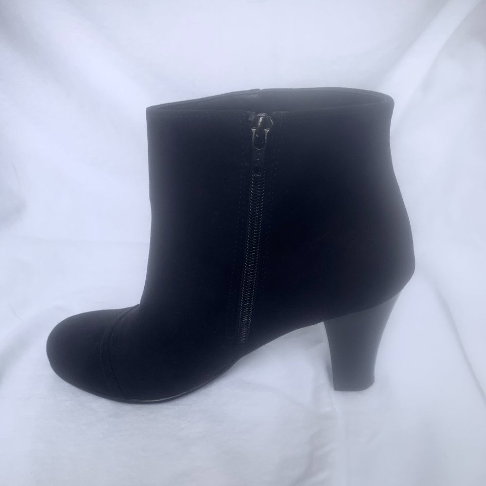 Aerosoles Heelrest Ankle Height Boots/Suede Black Size 7 1/2M - Picture 8 of 8